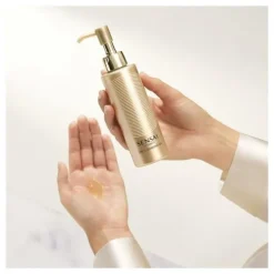THE CLEANSING OIL