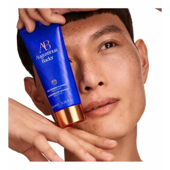 THE FOAMING CLEANSER