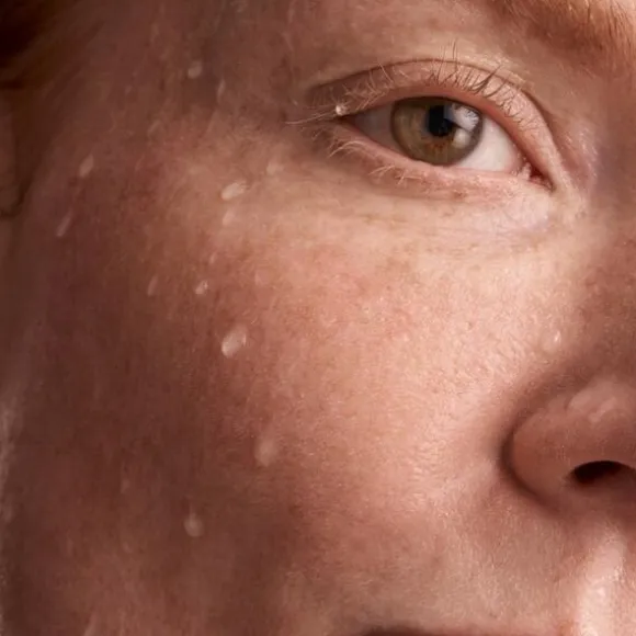 THE FOAMING CLEANSER