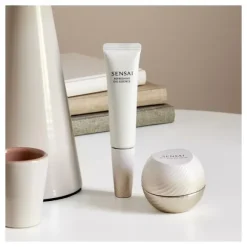 TOTAL EYE TREATMENT